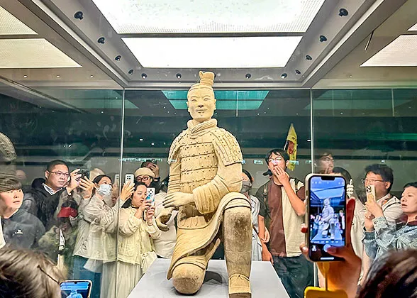 Kneeling Archer, Pit 2